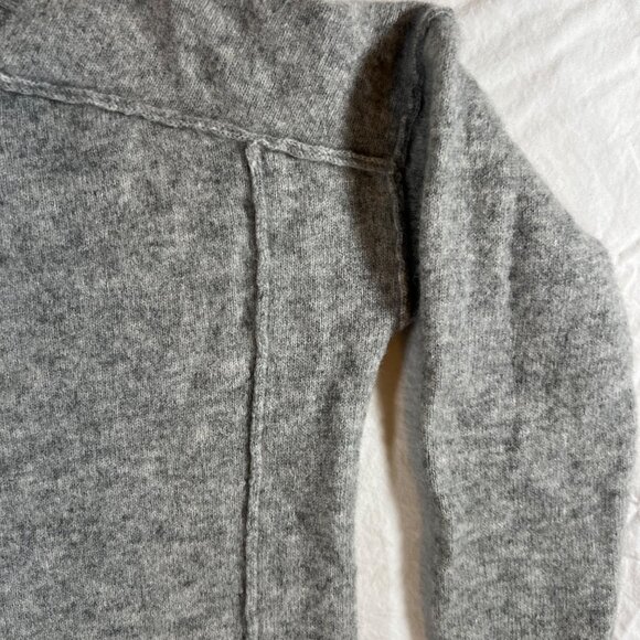 Max Studio 100% Cashmere 2-Ply Sweater Women’s SZ S Gray Crew Neck - Picture 5 of 6